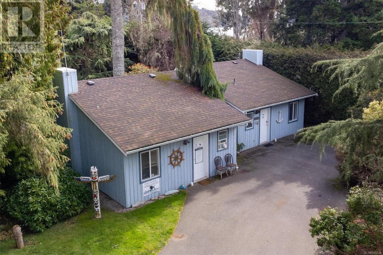 Salty Towers Ocean Front Cottages Sooke Exterior photo